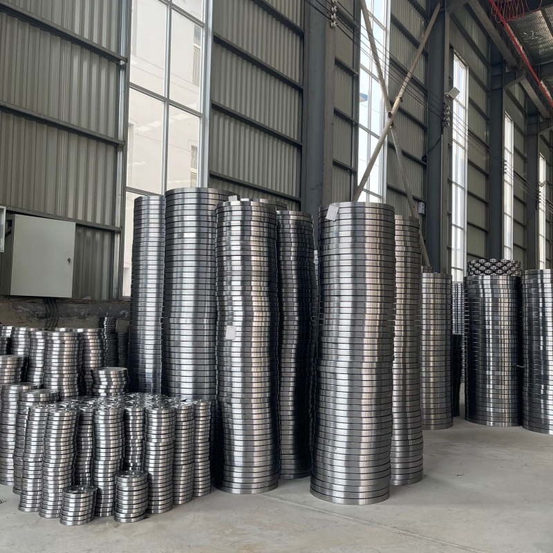 Hegesztett nyakú felnisz, szénacél, kereszttípus, hegesztési csatlakozás (Márka: Ausendick; Szabványok HG/T20592-2009 GB/T91)