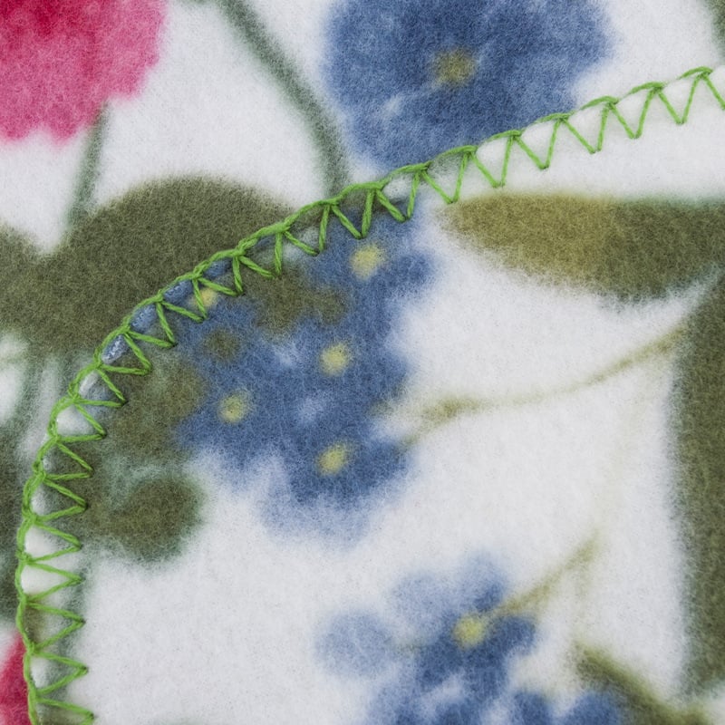 Διπλής όψεως φλις κουβέρτα με άκρη overlock σε σχήμα U, τρίγωνικό ράψιμο, 180 g, πολυεστέρας, μοτίβο φυτών και λουλουδιών