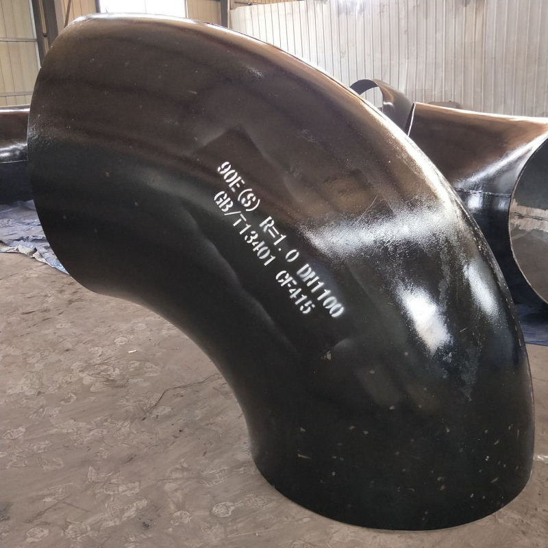 Ohyb z uhlíkovej ocele pre zváranie, butt-weld spoj, 90°/180° uhly, dobrá elasticita, odolnosť voči korózii a vysokému tlaku