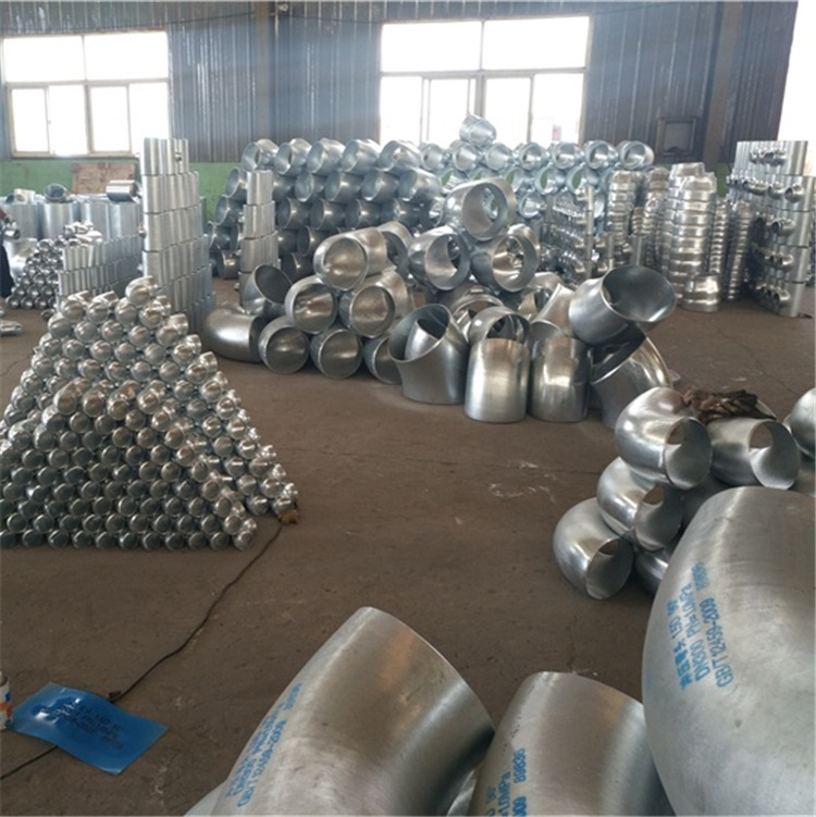 Galvanizirani spoj koljeno (45°/90°), karbonska čelika, DN15–DN3000, Ø18–Ø3020mm, debljina zida 3–50mm