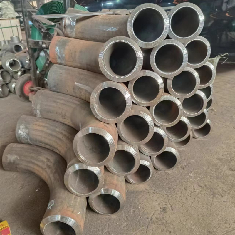 Безшевен ъгъл за тръби от въглеродна стомана, GB стандарт, стенка 4 мм, клас A, високо налягане