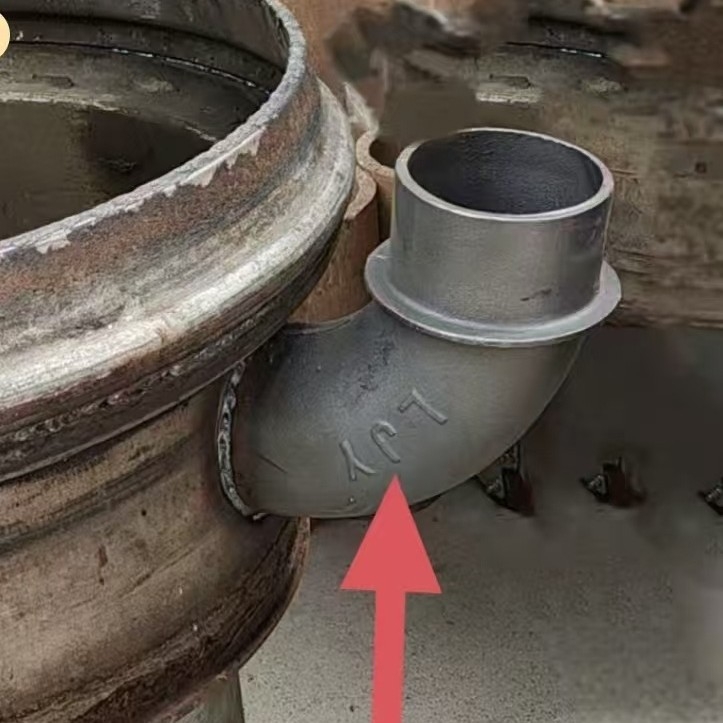 Zváraný uhlový koleno z uhlíkovej ocele, 90°, priemer 133 mm, hrúbka steny 5 mm