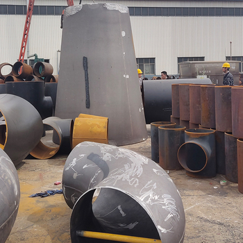 Oceľový redukčný T-kus, koncentrovaný redukčný T, zváraný spoj, materiál uhlíková oceľ, kategória AAAAA, odolný voči korózii