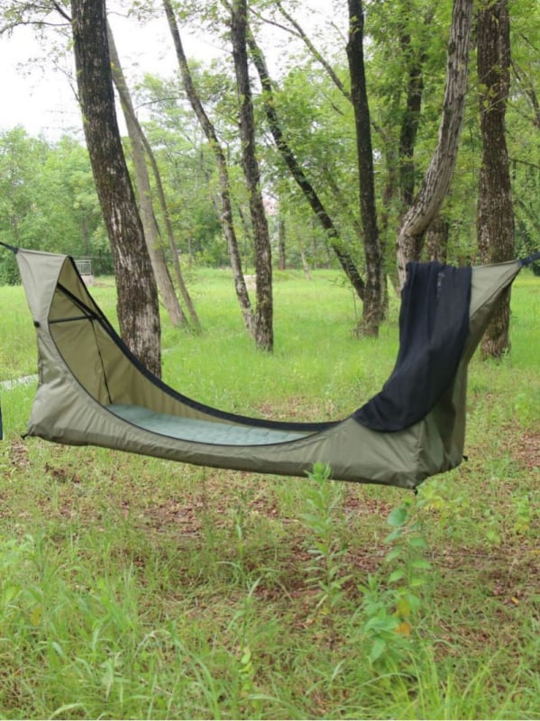 Vonkajšia hamaka stan tri v jednom – plochý kempingový set s prístreškom, sieťou proti komárom a nafukovacím matracom (celková nosnosť 150 kg; materiál povrchu hamaky: polyester; materiál rámu: železná tyč; prispôsobiteľné)