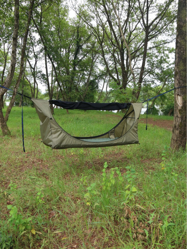 Vonkajšia hamaka stan tri v jednom – plochý kempingový set s prístreškom, sieťou proti komárom a nafukovacím matracom (celková nosnosť 150 kg; materiál povrchu hamaky: polyester; materiál rámu: železná tyč; prispôsobiteľné)