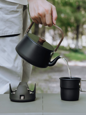 Prijenosni aluminijski čajnik za kampiranje – ultralagani, model PL-2407, 800 g, za 2 osobe, s logom.