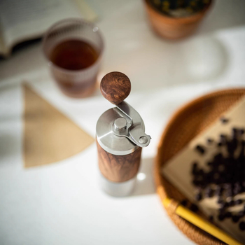 Elephant Star χειροκίνητος μύλος καφέ από ανοξείδωτο ατσάλι – φορητός, μοντέρνος μινιμαλιστικός σχεδιασμός για οικία, γραφείο και εξωτερικούς χώρους