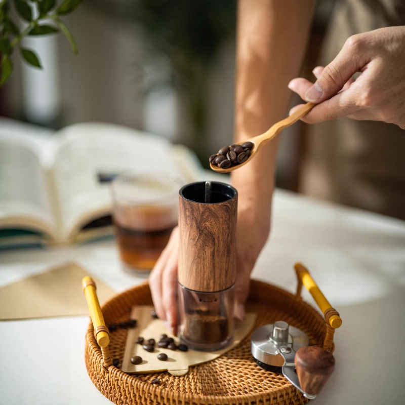 Elephant Star χειροκίνητος μύλος καφέ από ανοξείδωτο ατσάλι – φορητός, μοντέρνος μινιμαλιστικός σχεδιασμός για οικία, γραφείο και εξωτερικούς χώρους