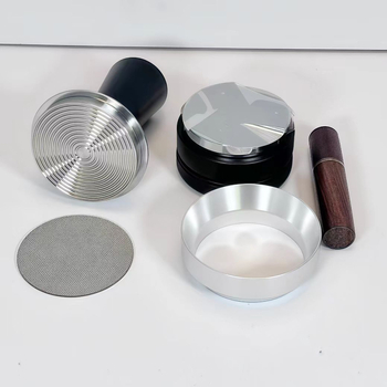 Set za kavu od 304 nehrđajućeg čelika s konstantnim pritiskom na prašak, distributer praška od aluminijske legure, prsten praška i mreža za odvajanje vode.