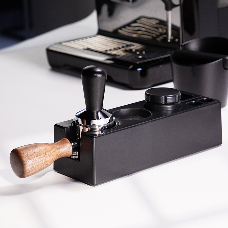Tampač za espresso s navojnim donjim dijelom, ABS materijal, moderni minimalistički stil.