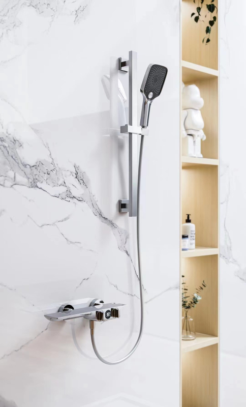 Set slavine za kadu s LED zaslonom (Bakreno tijelo; miješajući ventil; keramički jezgreni ventil; radna temperatura 0–80°C; promjer ulaza/izlaza 20,5 mm)