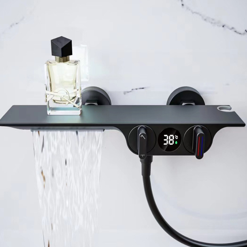 Set slavine za kadu s LED zaslonom (Bakreno tijelo; miješajući ventil; keramički jezgreni ventil; radna temperatura 0–80°C; promjer ulaza/izlaza 20,5 mm)