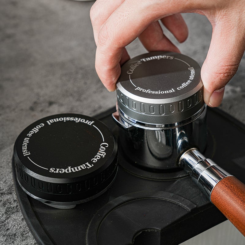 Espresso tamper od nehrđajućeg čelika s odvojivom mernom skalom, prilagodljiv za standardne portafiltere