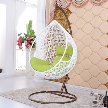 Люлеещо се закачено кресло от PE ратан с метална рамка, пасторал стил, модел X8007, с подлакътници