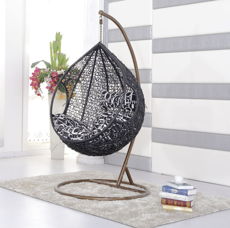 Люлеещо се закачено кресло от PE ратан с метална рамка, пасторал стил, модел X8007, с подлакътници