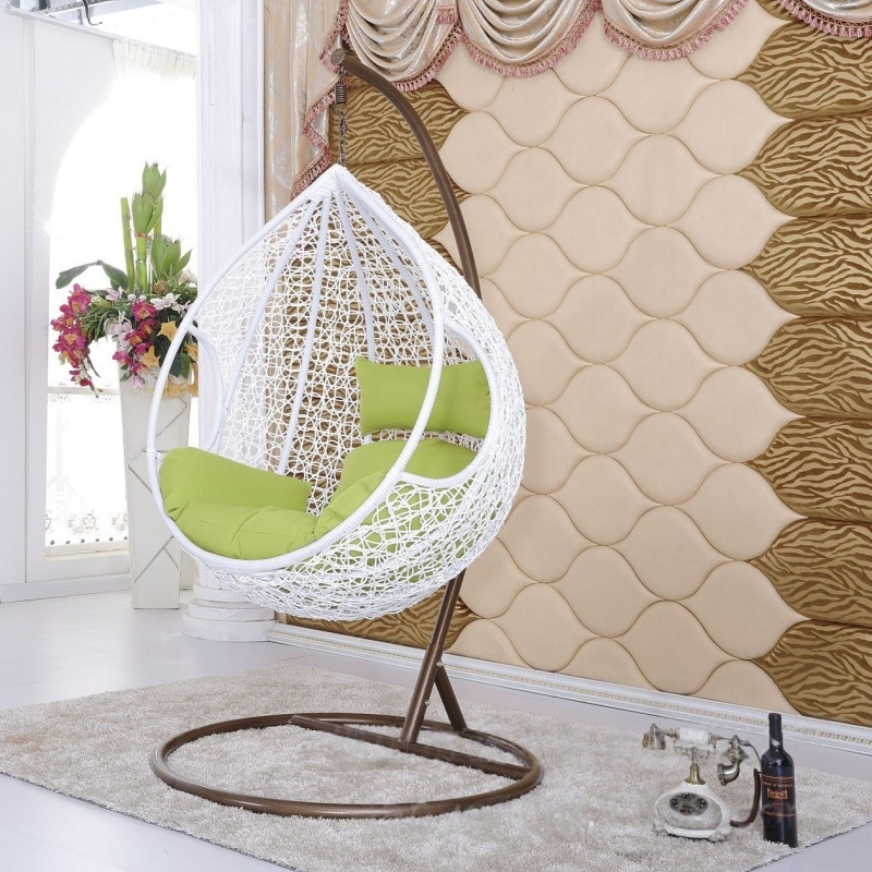 Люлеещо се закачено кресло от PE ратан с метална рамка, пасторал стил, модел X8007, с подлакътници