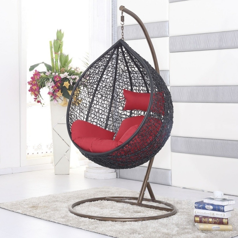 Люлеещо се закачено кресло от PE ратан с метална рамка, пасторал стил, модел X8007, с подлакътници
