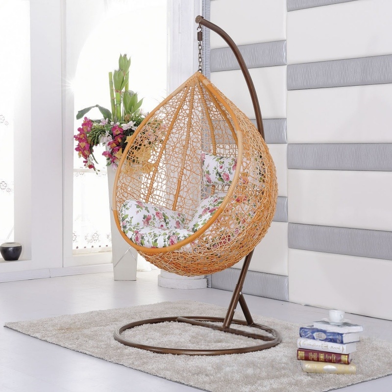 Люлеещо се закачено кресло от PE ратан с метална рамка, пасторал стил, модел X8007, с подлакътници