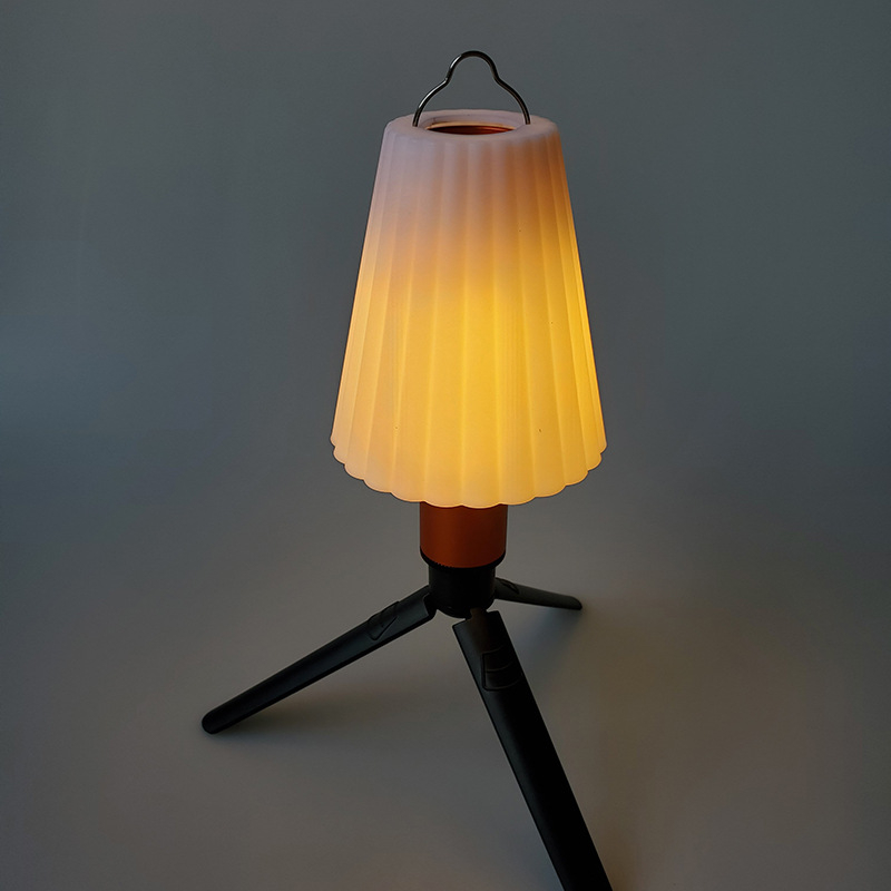 Kamp lampica s teleskopskim zumom, punjiva LED, 5V 10W, magnetska baza