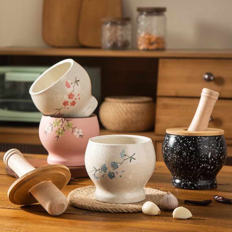 Keramički zdrobnjač češnjaka s drvenim štapićem, starinski/vintage stil