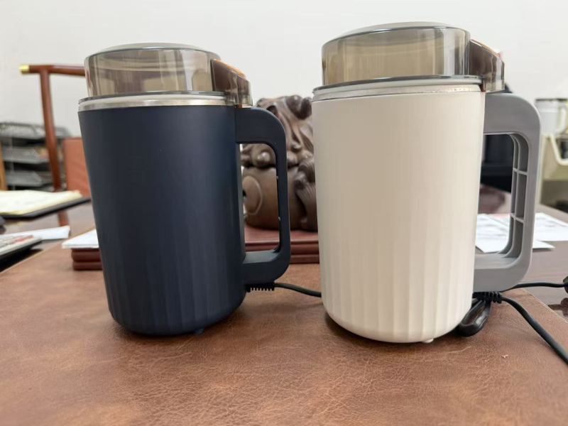 Mlinac za kavu, kapacitet ispod 1 L, napon 111–240 V, 10.000–19.999 RPM, posuda od nehrđajućeg čelika.