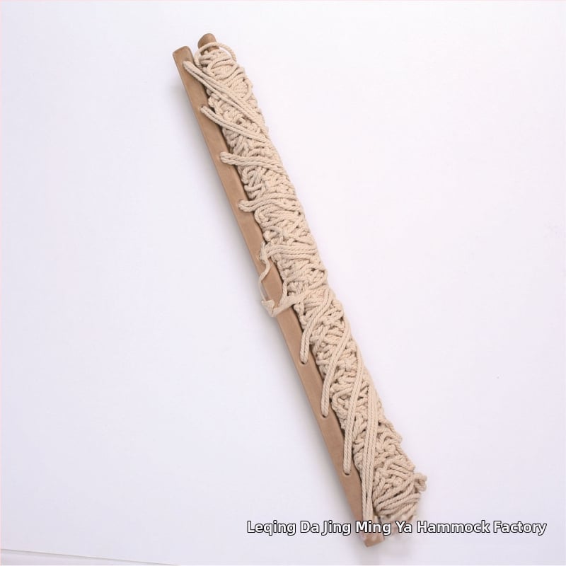 Хамак от памучно въже за вътрешно и външно ползване; максимален товар 130 кг; без стойка