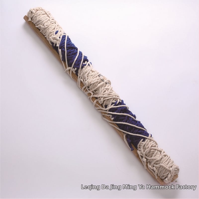 Хамак от памучно въже за вътрешно и външно ползване; максимален товар 130 кг; без стойка