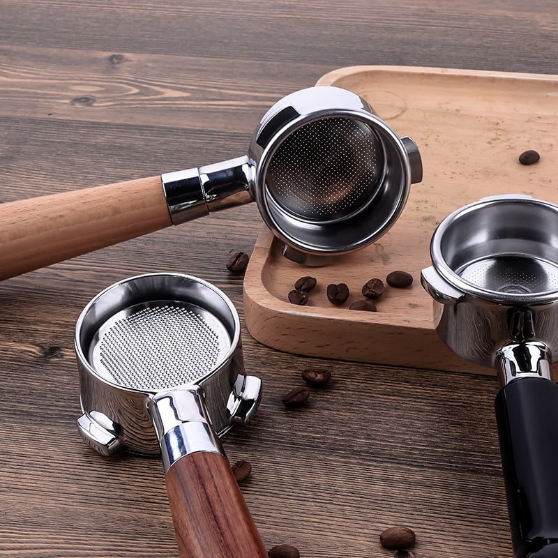 Λαβή μηχανής καφέ – μάρκα: l-beans; ηλεκτροπλατίωση επιφάνειας; συστατικά: λαβή καφέ; κυκλοφόρησε: Καλοκαίρι 2021; υποστηρίζει εξατομίκευση