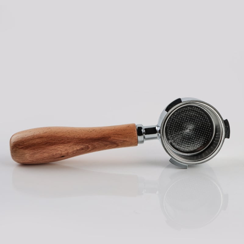 Λαβή μηχανής καφέ – μάρκα: l-beans; ηλεκτροπλατίωση επιφάνειας; συστατικά: λαβή καφέ; κυκλοφόρησε: Καλοκαίρι 2021; υποστηρίζει εξατομίκευση