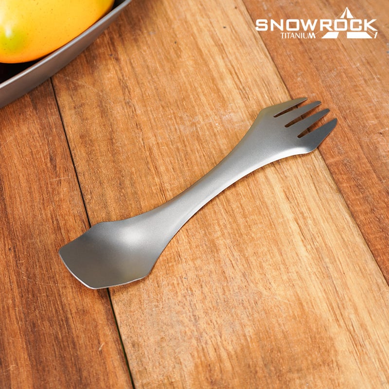 Титаниева двойно използваема лъжица и вилка, интегрирани преносими къмпинг прибори, тежи около 23 g, устойчиви на високи температури и падания, персонализируемо лого