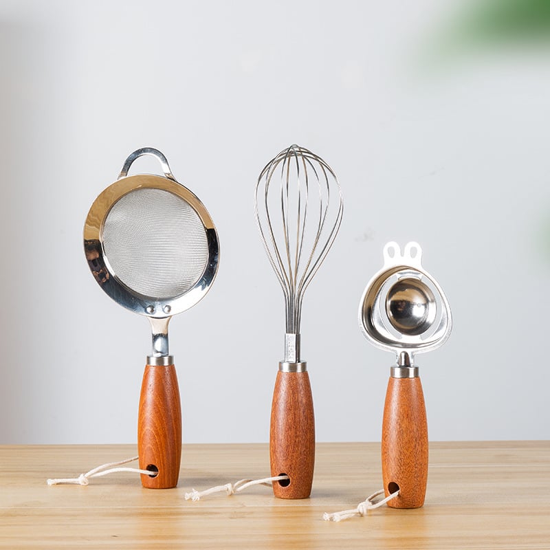 Jueshi Bățător pentru ouă cu mâner din lemn și separator de gălbenuș – Instrument din oțel inoxidabil, cu suport staționar, pentru bătut ouă, separare gălbenuș și filtrare pentru hrana bebelușilor