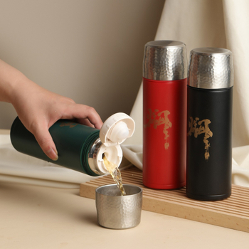 Cană termos izolată cu capac ciocănit, interior din oțel inoxidabil 316, izolație 0-6 ore, afișaj temperatură, separare ceai-apă