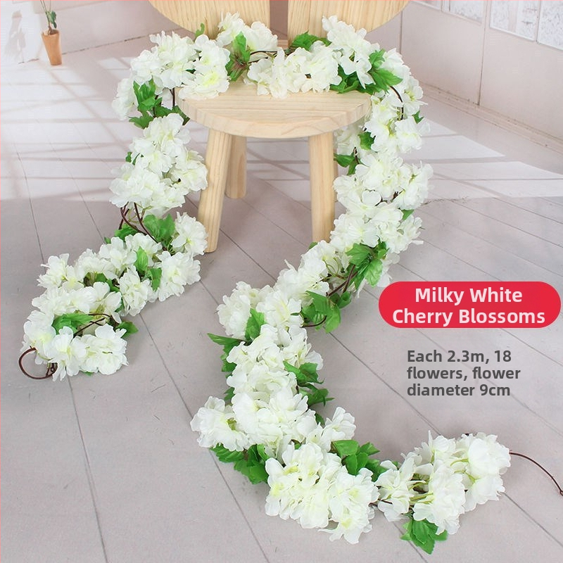 Dekoratív kryt potrubia pre klimatizáciu a vodovodné rúry s umelou rastlinou