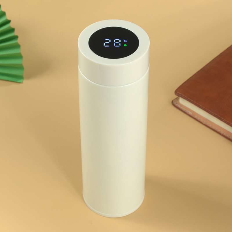 Termos šalice od nehrđajućeg čelika 316, unutarnja posuda 316, vanjski omotač 201, vakuumska izolacija 6-12 sati, čajni separator, prikaz temperature