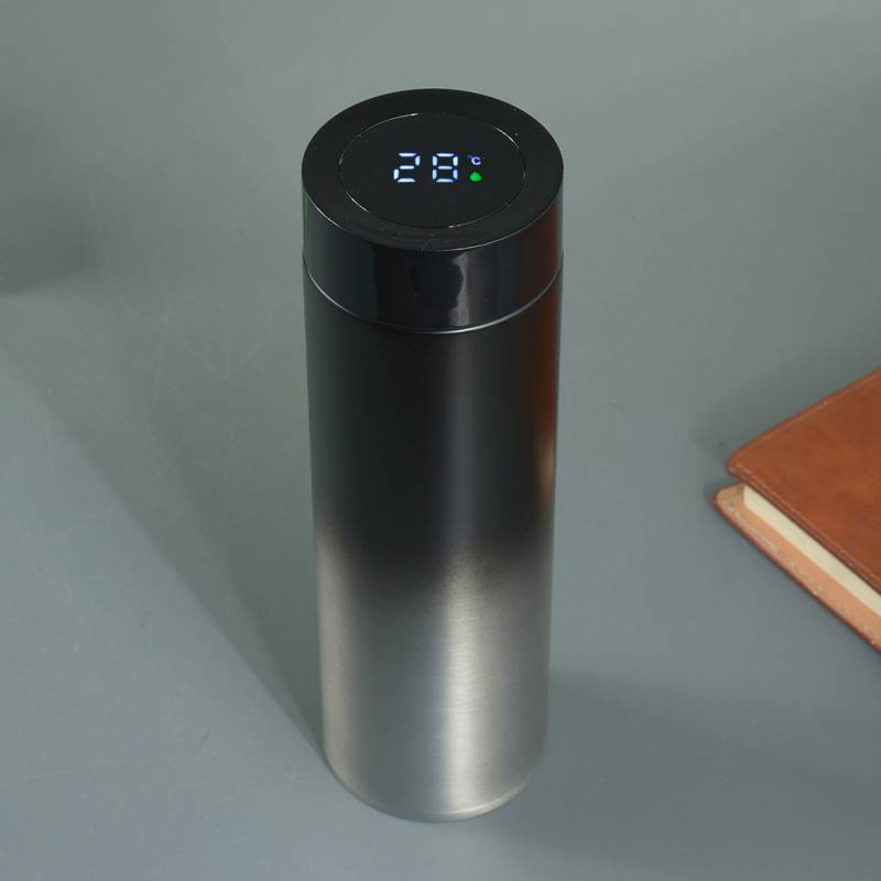 Termos šalice od nehrđajućeg čelika 316, unutarnja posuda 316, vanjski omotač 201, vakuumska izolacija 6-12 sati, čajni separator, prikaz temperature