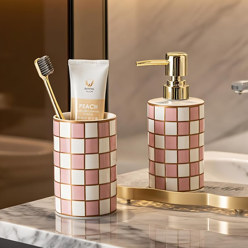 Porcelán fürdőszobai készlet, 2 darab: szappanadagoló és testápoló üveg; logónyomás elérhető; testre szabható