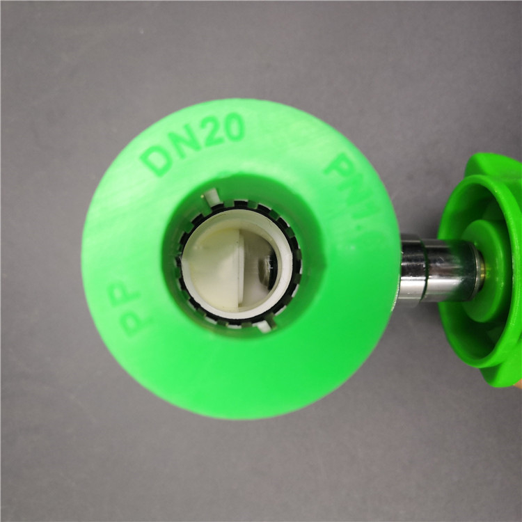 PPR/PE inline голям поток фитинги със скоростно щепселно свързване, глобален клапан и шаров клапан, модел 003, дебелина на стената 3 мм, клас Superior