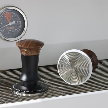 Ταμπερ καφέ για ημι-αυτοματες μηχανές εσπρέσο – καρυδιά, αλουμίνιο και ανοξείδωτο χάλυβα; σχέδιο πίεσης με υδάτινη ισορροπία