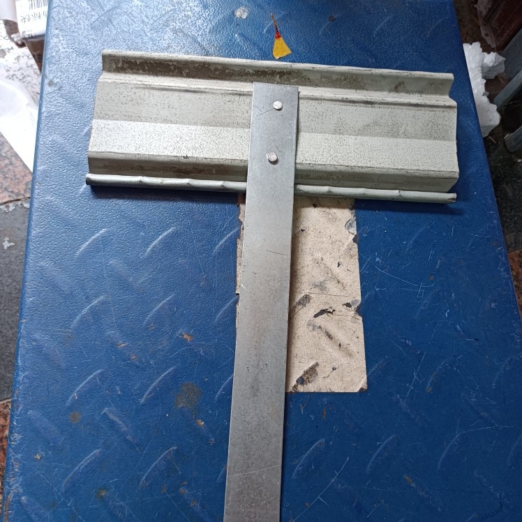 Redőny ajtó rugó, univerzális típus, rugócsík, hosszú vaslemez manuális tolóajtóhoz