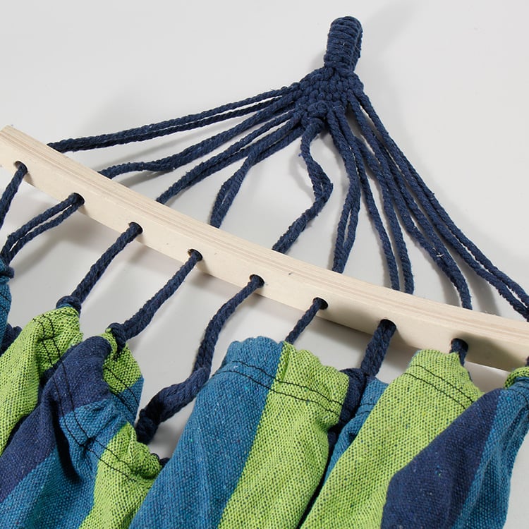 Függőágy – vászon, görbült rúd dizájn; Source márka; teherbírás 100–200 kg; tömeg 500–1500 g