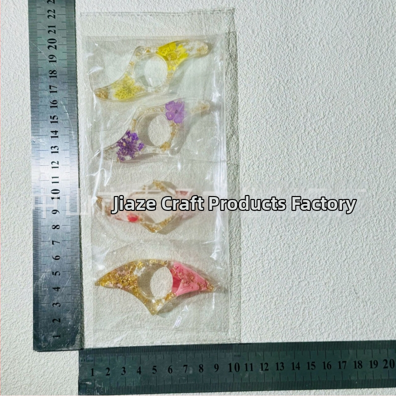 Presa na knihy so sušenými kvetmi a oporou palca – plast, antický štýl, priehľadný model, základné balenie