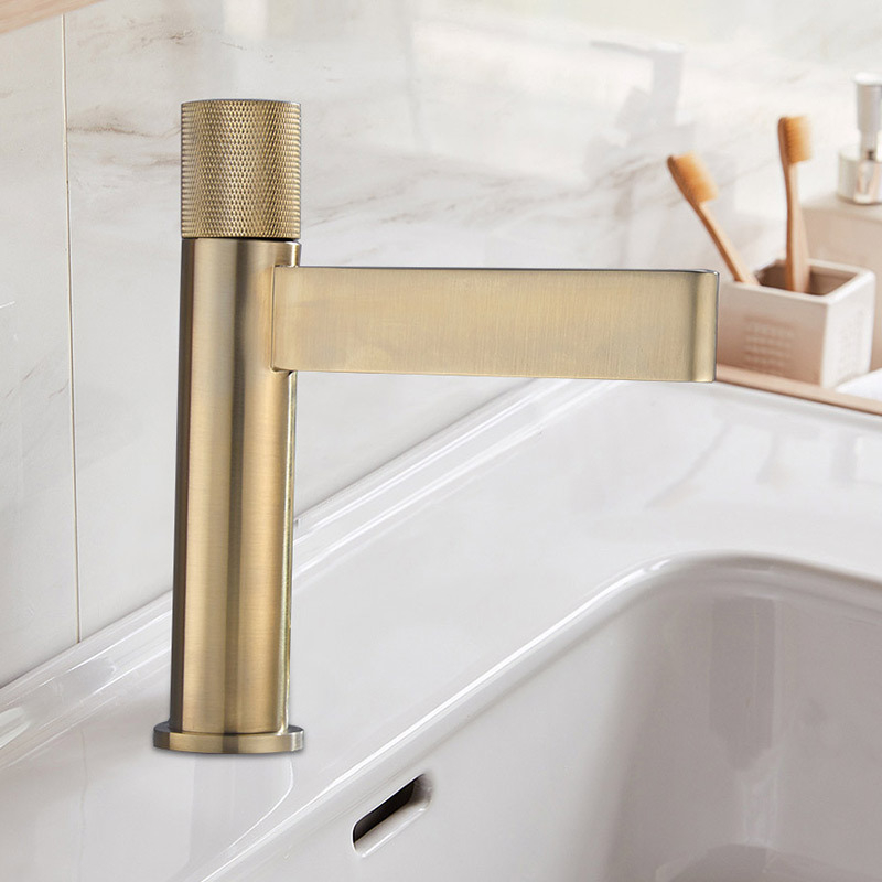 Réz anyagú mosdócsaptelep, keverős, 0–90°C, bemenetek/kimenetek 1/2, 3/8, 9/16, modell HY-773