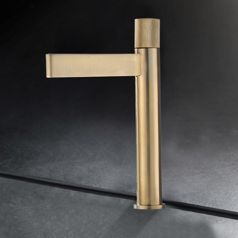 Réz anyagú mosdócsaptelep, keverős, 0–90°C, bemenetek/kimenetek 1/2, 3/8, 9/16, modell HY-773