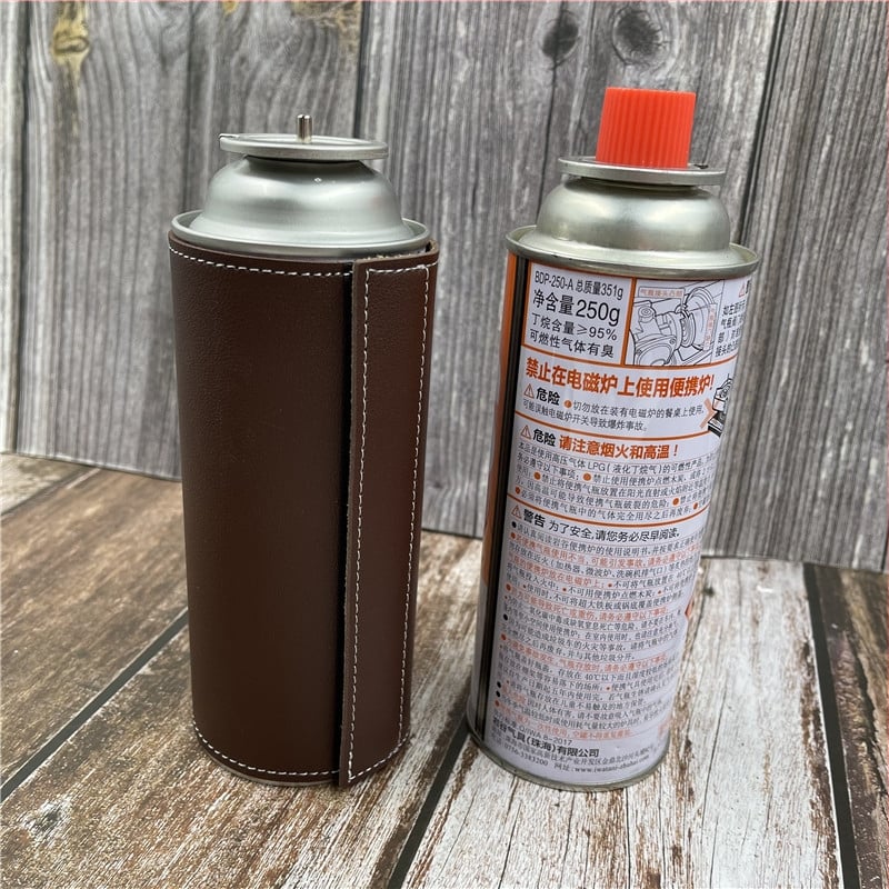 Кожен калъф за газова бутилка 250 г — портативен, изолиран и ветроустойчив за къмпинг, защитен холстер за двама
