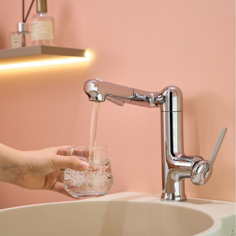 Fürdőszobai mosdócsap forgó kifolyóval, alulról történő szerelés, test: cinkötvözet, kerámia korongos szelep, elektroplakált felület, meleg/hideg vezérlés kulccsal