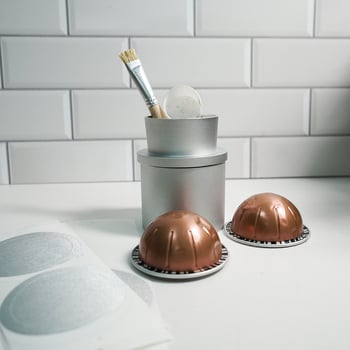 Επαναχρησιμοποιήσιμο γέμισμα αλουμινίου για καψούλες καφέ, με σταθερό μηχανισμό συμπίεσης, μοντέρνος μινιμαλιστικός σχεδιασμός, 1 εξάρτημα, ποιότητα πρώτης κατηγορίας