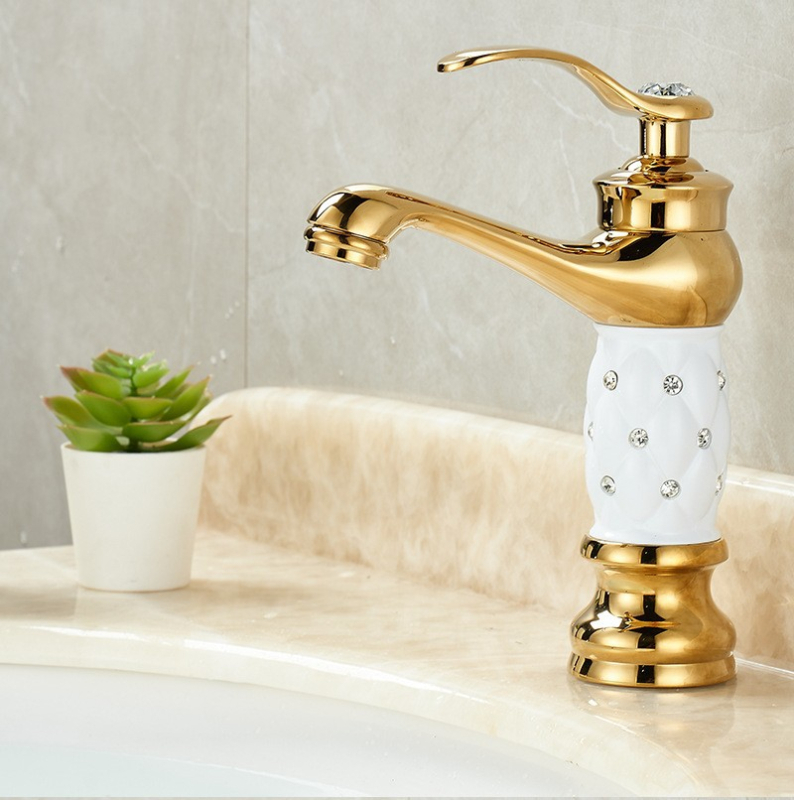 Európai stílusú mosdócsaptele, forró–hideg keverő, egylyukas aláépített szerelés, rézből, kerámiabetétes szelep, modell 607