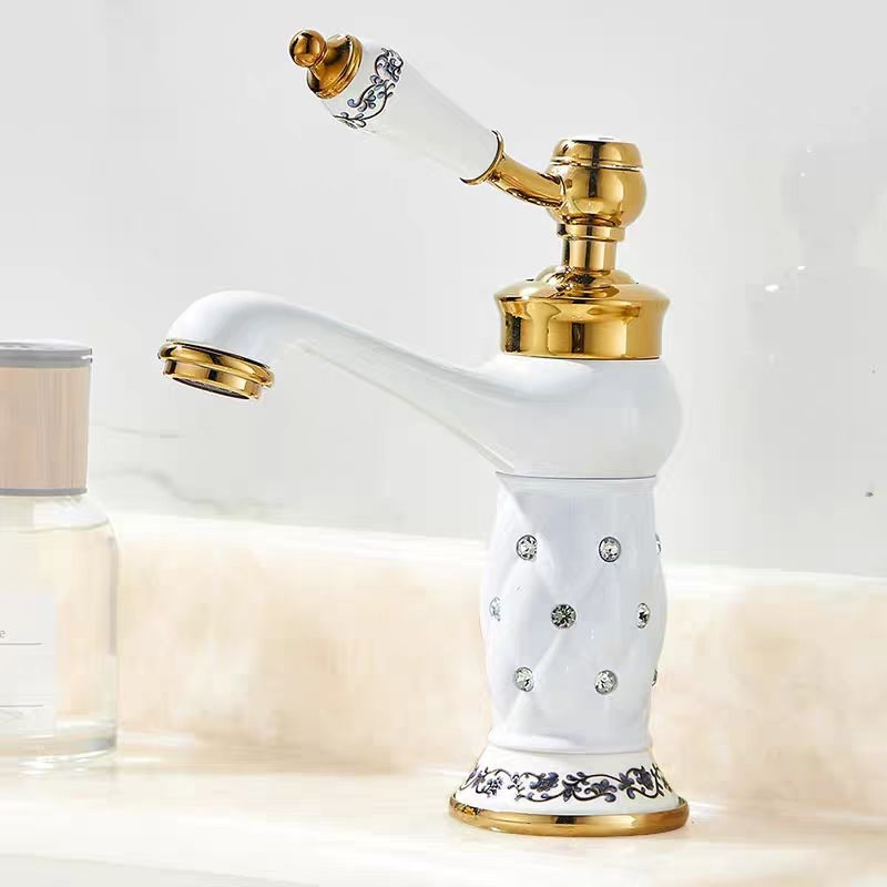 Európai stílusú mosdócsaptele, forró–hideg keverő, egylyukas aláépített szerelés, rézből, kerámiabetétes szelep, modell 607