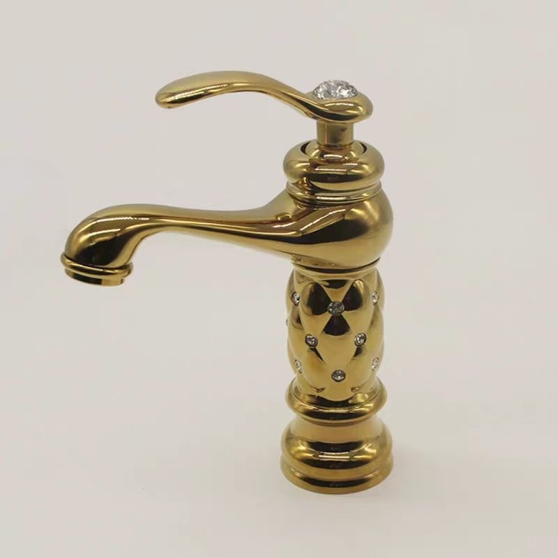 Európai stílusú mosdócsaptele, forró–hideg keverő, egylyukas aláépített szerelés, rézből, kerámiabetétes szelep, modell 607