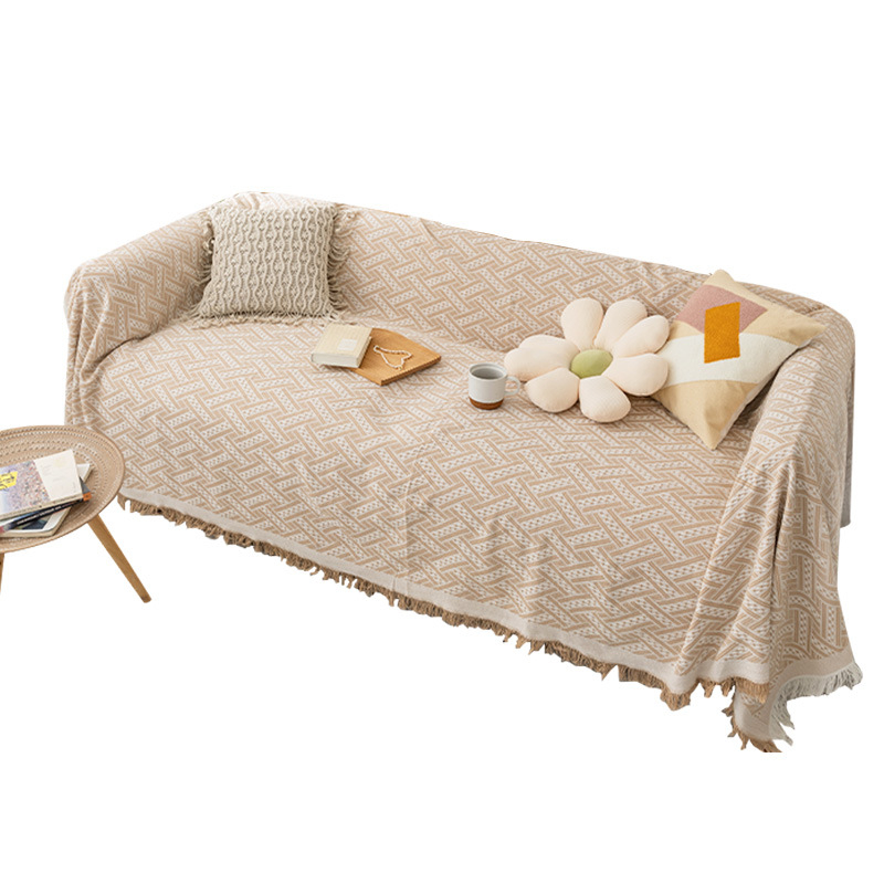 Kompletan kauč pokrov s protukliznim dnom; uključuje navlaku za naslon, navlake za jastuke i deku. Nordic stil, zatvarač. Uzorci: pruge, jednobojno, houndstooth, kvadrati.
